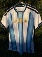 Camiseta Argentina Titular Mundial 2026.